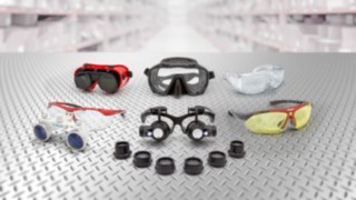 Kommissionierer von Linde Material Handling Verschiedene Brillen, die für die Vielfalt der Kommissionierer von Linde Material Handling stehen